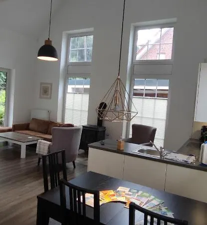 De Huemmelske Bur بيت للعطل